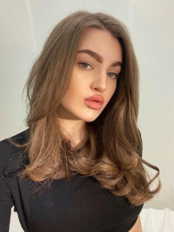 Аріна Безупречная Блондинка